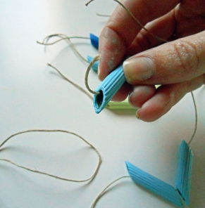 making-necklace